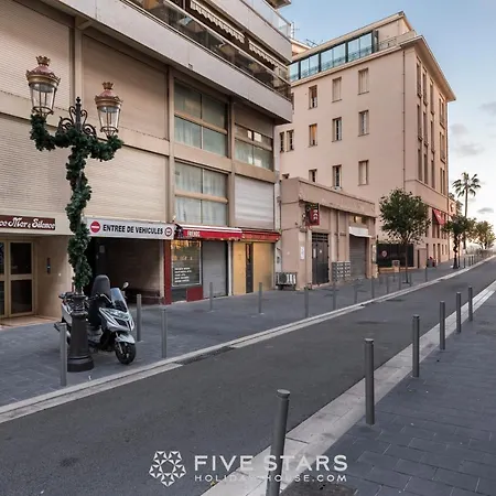 Apartman Massenet Five Stars House *