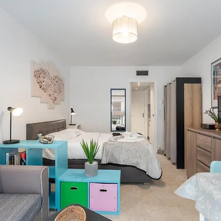 Massenet Five Stars House